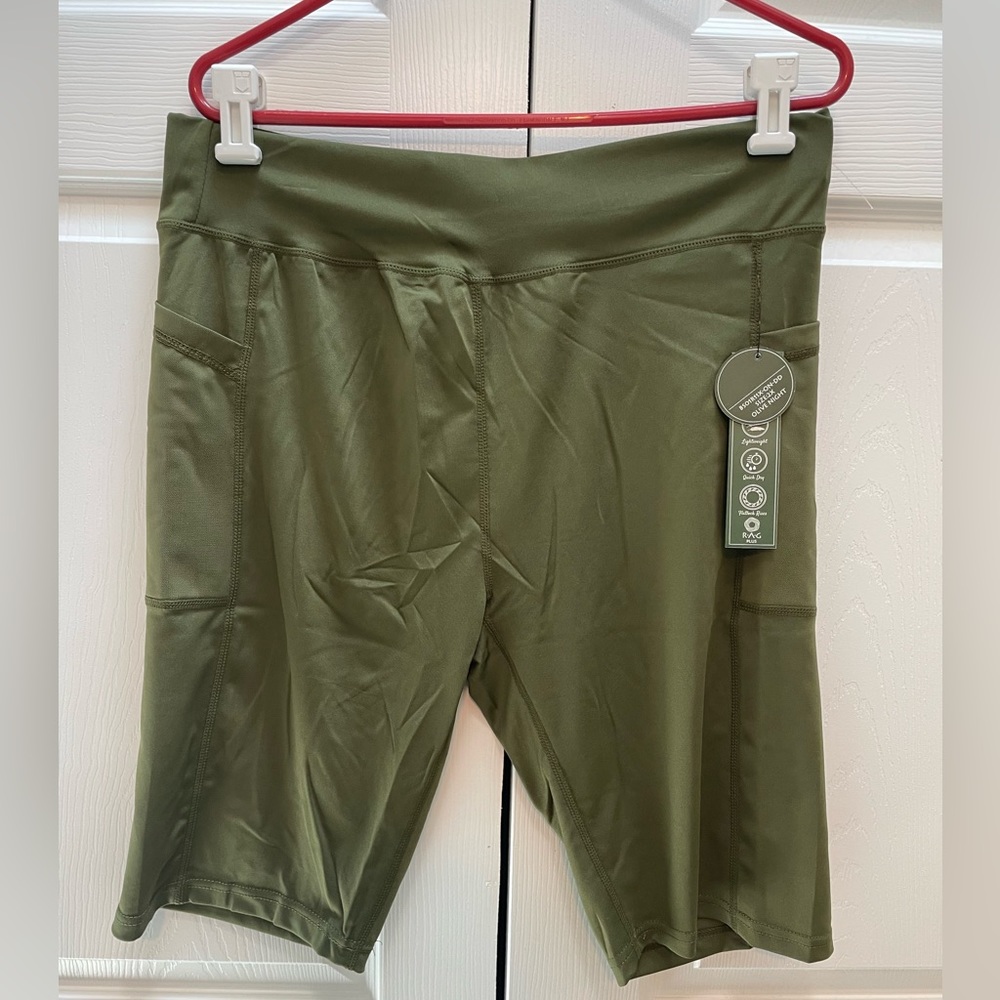2X RAG Plus Women’s Olive Green 11” Active Shorts NEW with Tags